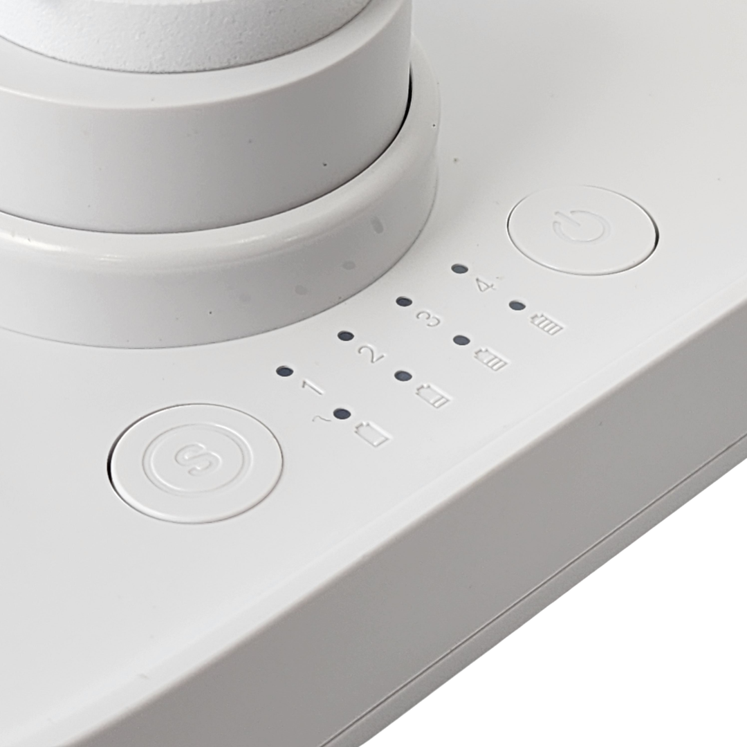 i2 Desktop Fan White