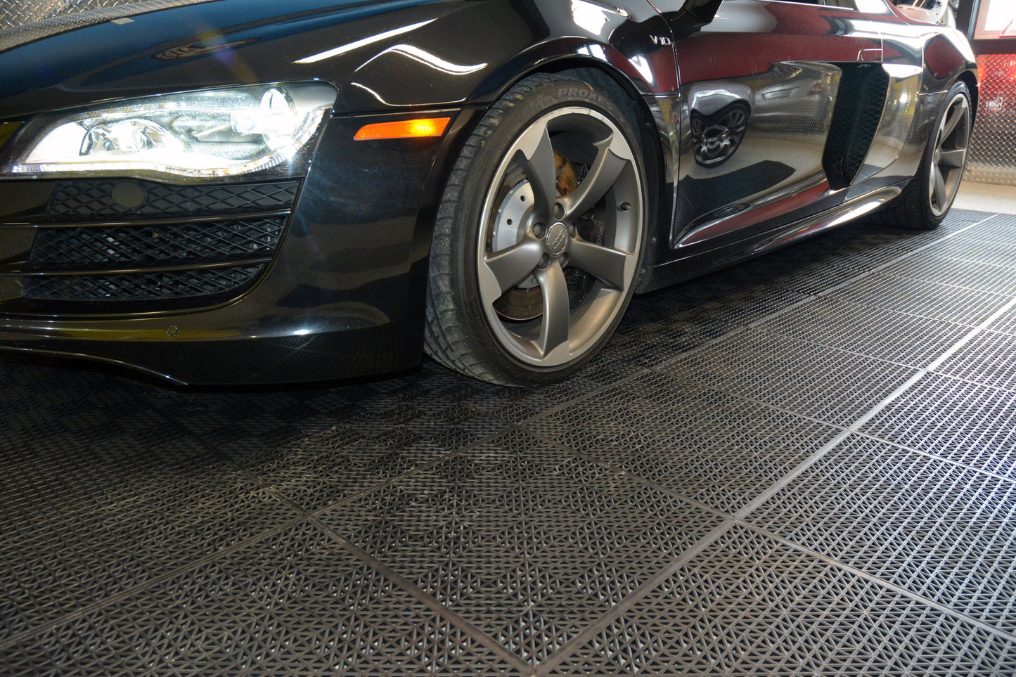 Techno-lok PVC Tile 18"x18"