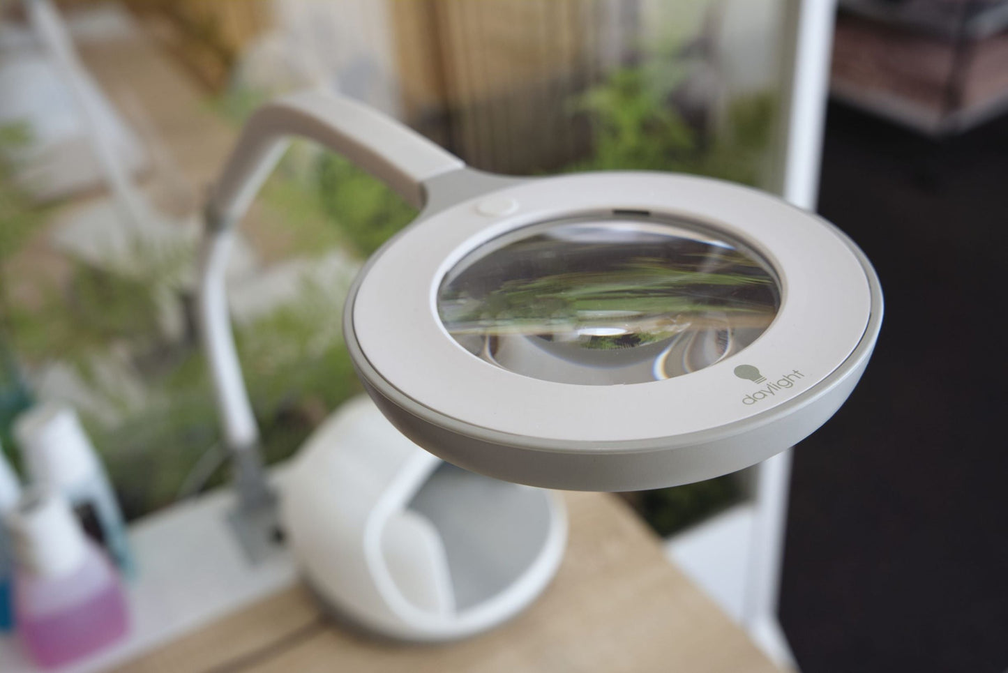 Nail Desk with Omega 3.5 Magnifier Light (Up close)