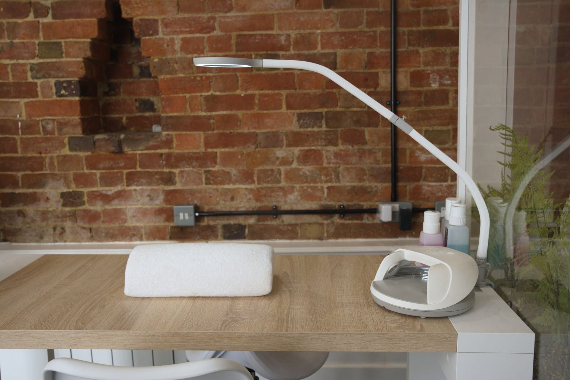 Nail Desk with Omega 3.5 Magnifier Light